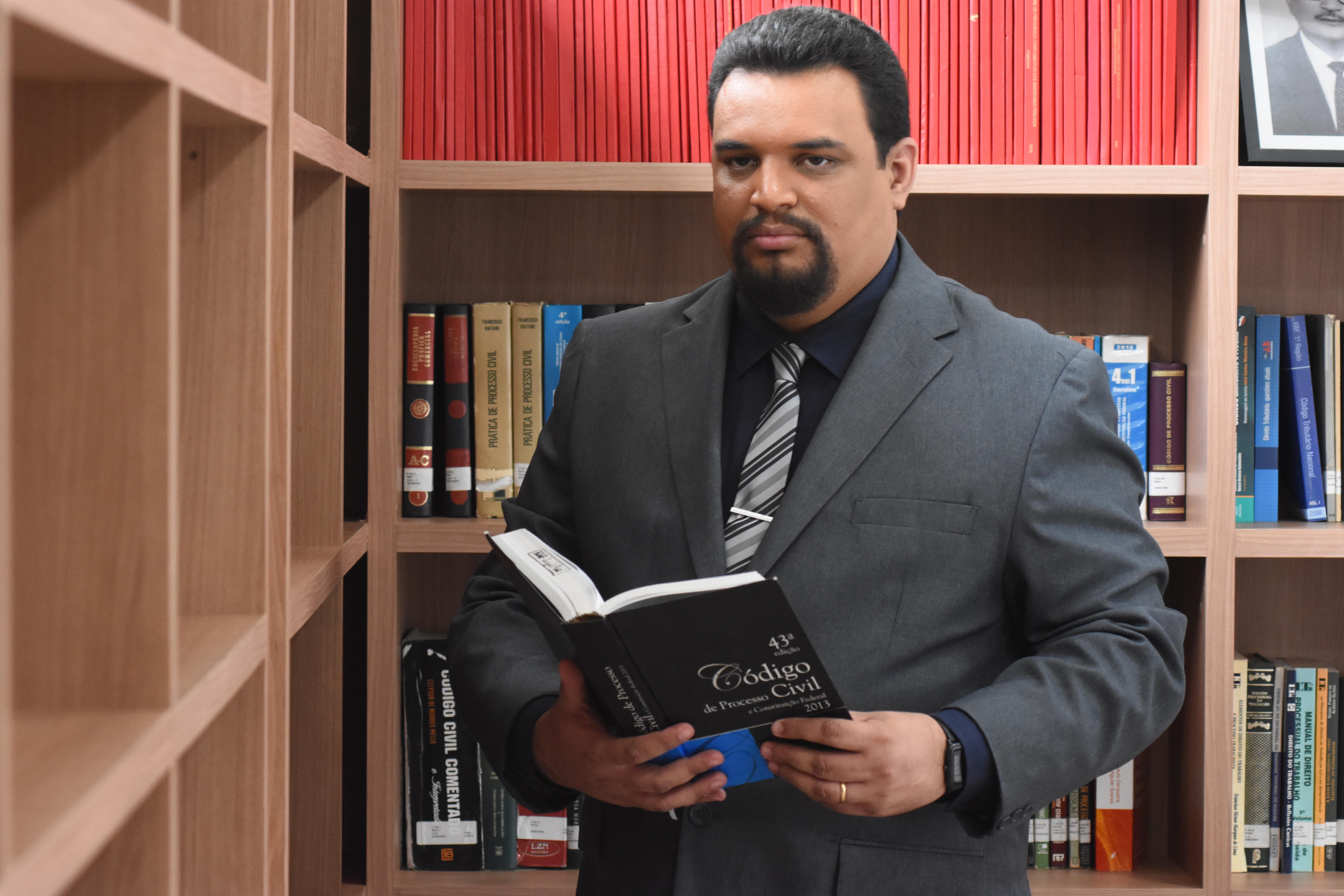 Dr. Francisco Leonidys Santhos — Advogado OAB/PI 21.257